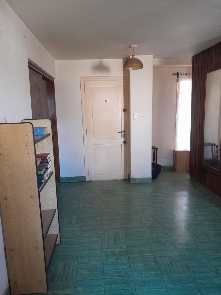 Casa en Venta en Barrio SAT - San Rafael, Mendoza! 📍 Zona Sarmiento y Balloffet, excelente ubicacion con rapido acceso a comercios, escuelas y servicios.