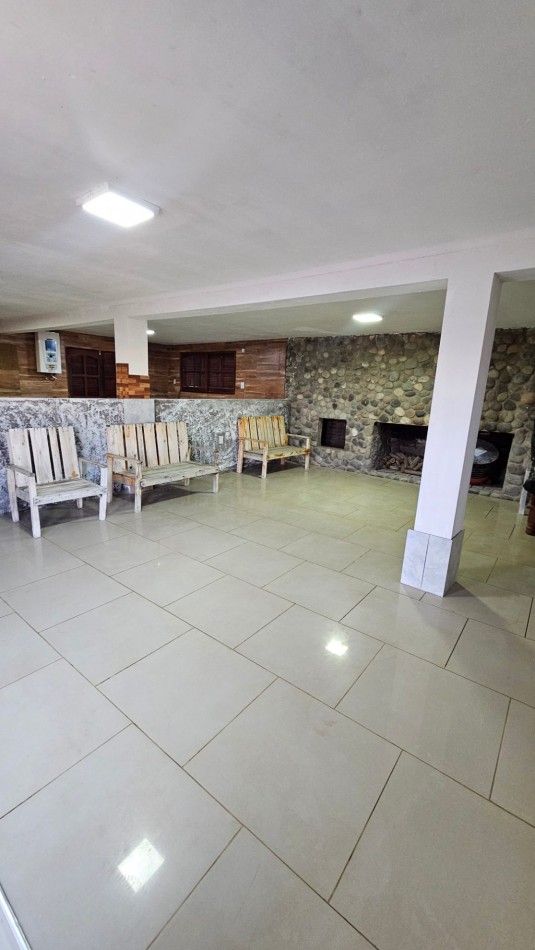 Vendo 6 propiedades comuesta por 4 Cabañas mas 2 casas 