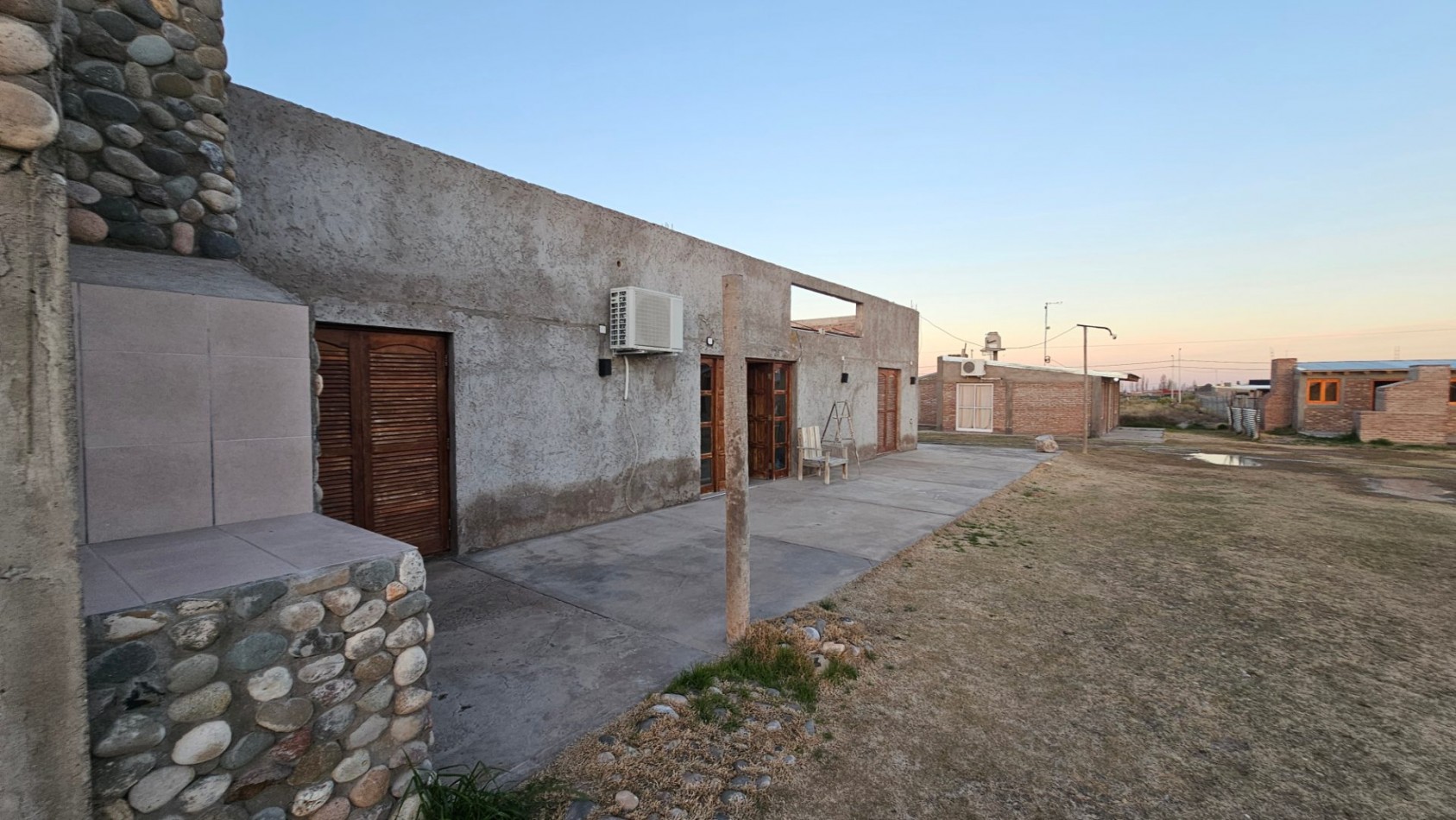Vendo 6 propiedades comuesta por 4 Cabañas mas 2 casas 