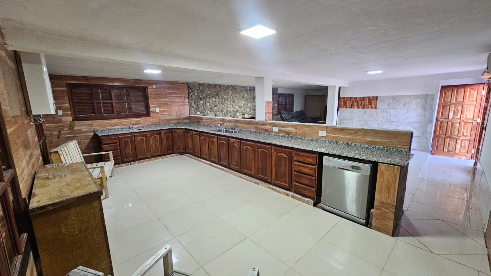 Vendo 6 propiedades comuesta por 4 Cabañas mas 2 casas 