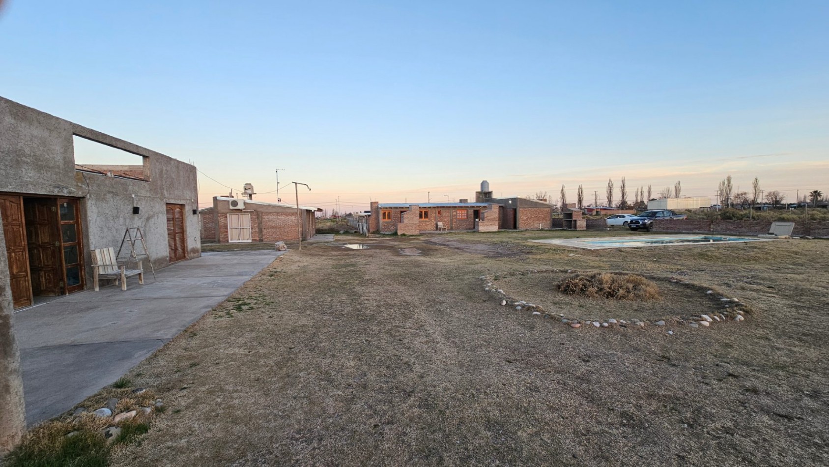 Vendo 6 propiedades comuesta por 4 Cabañas mas 2 casas 