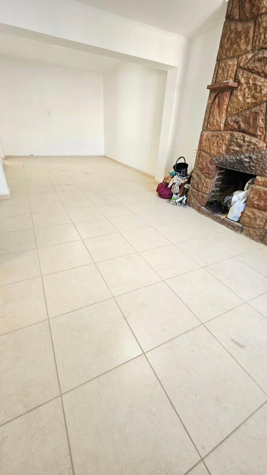 Vendo Casa Amplia Centrica y Departamento San Rafael.