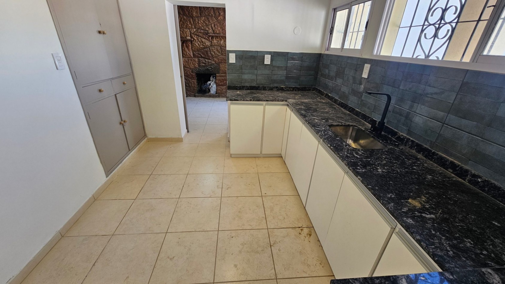 Vendo Casa Amplia Centrica y Departamento San Rafael.