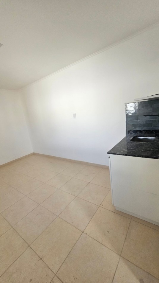 Vendo Casa Amplia Centrica y Departamento San Rafael.