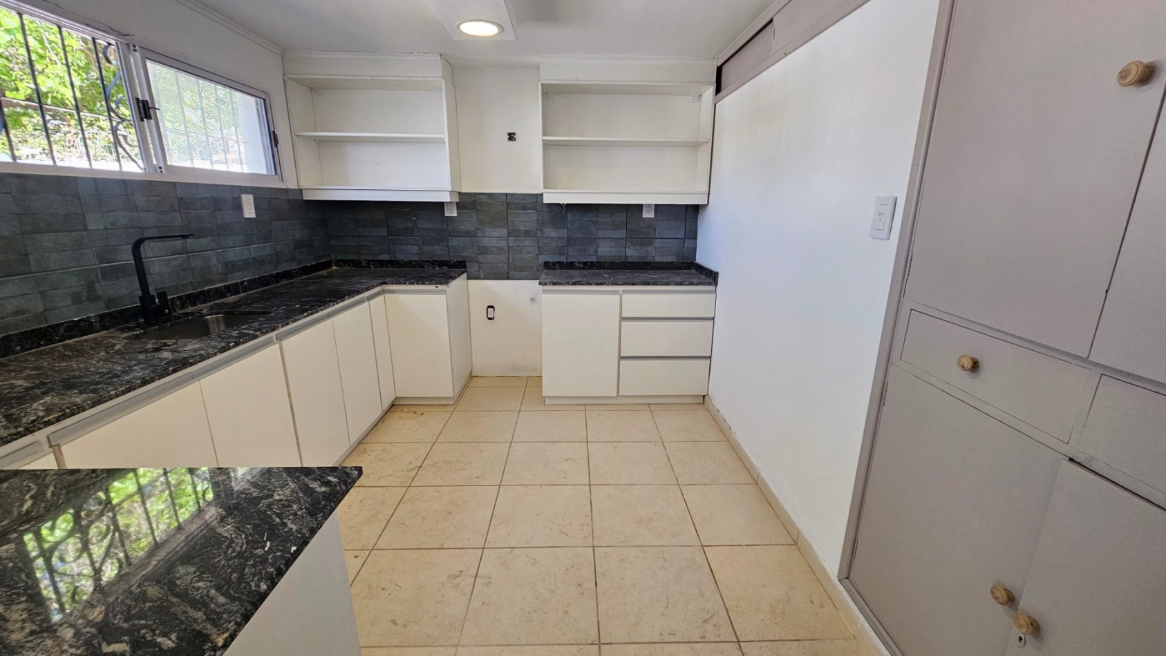 Vendo Casa Amplia Centrica y Departamento San Rafael.