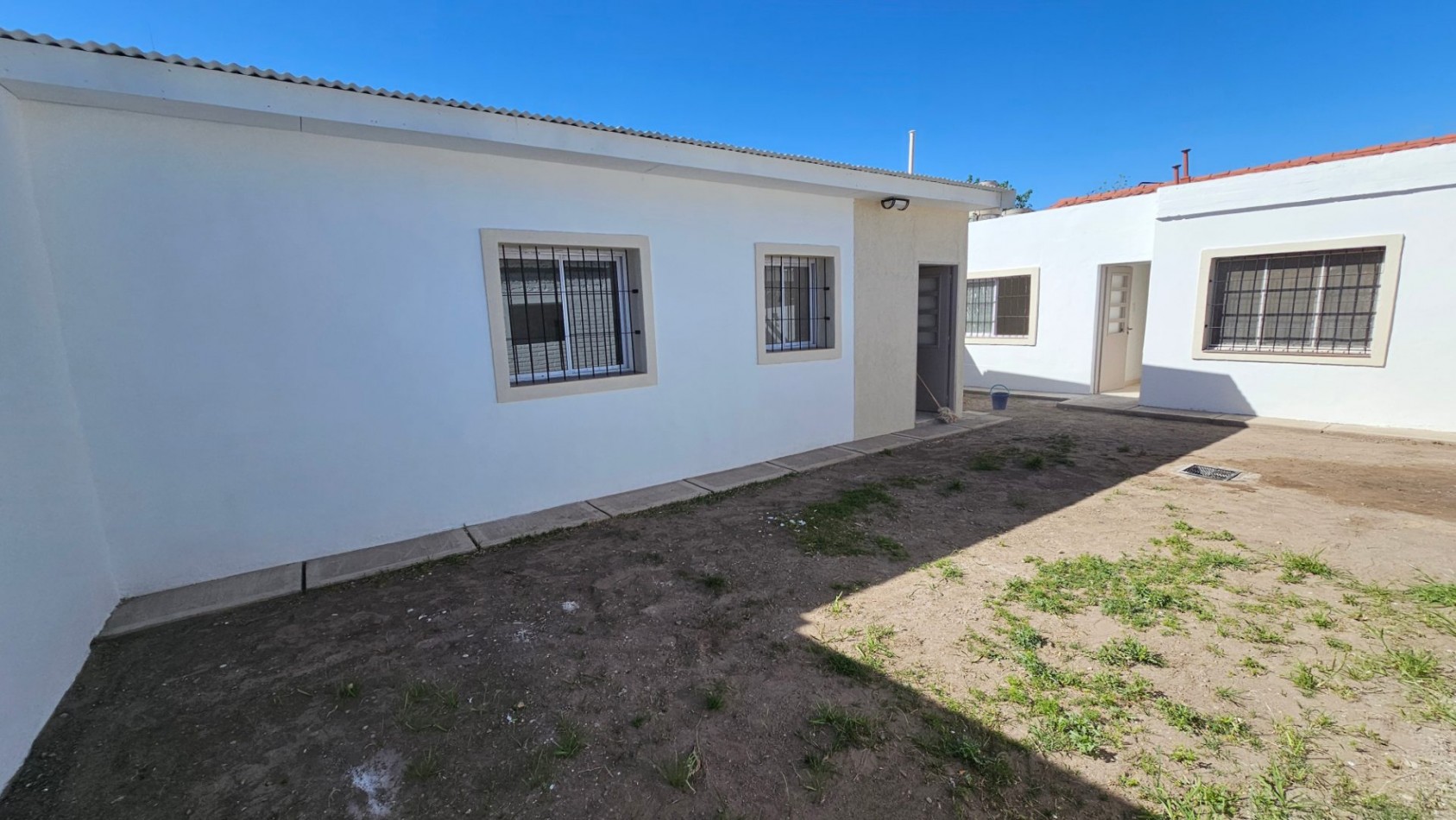 Vendo Casa Amplia Centrica y Departamento San Rafael.