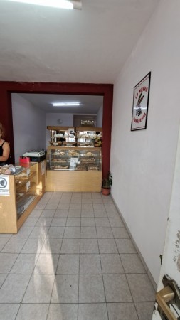 Vendo 4 locales en Avenida Moreno 427 m². En San Rafael