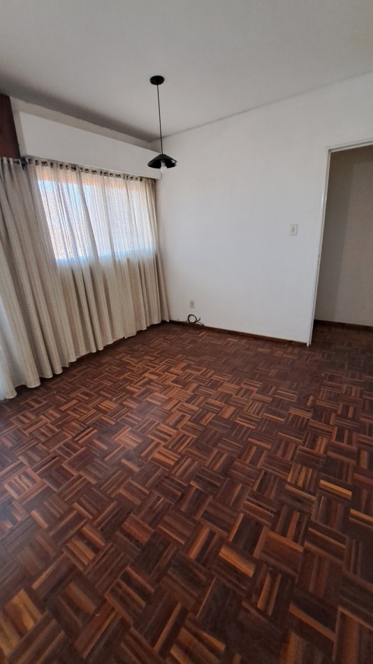 OPORTUNIDAD Vendo GRAN DEPARTAMENTO 3 dorm, 2 baños , amplio. San Rafael. Mendosa.