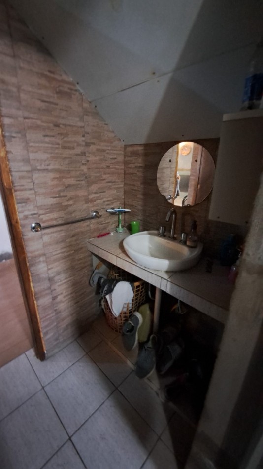 Oferta Casa Amplia con 950 m² terreno y cubierto 140 m² zona Calle Malvinas. Ciudad de San Rafael.