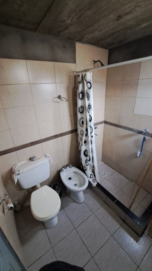 Oferta Casa Amplia con 950 m² terreno y cubierto 140 m² zona Calle Malvinas. Ciudad de San Rafael.