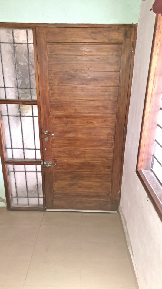 Oferta Casa Amplia con 950 m² terreno y cubierto 140 m² zona Calle Malvinas. Ciudad de San Rafael.