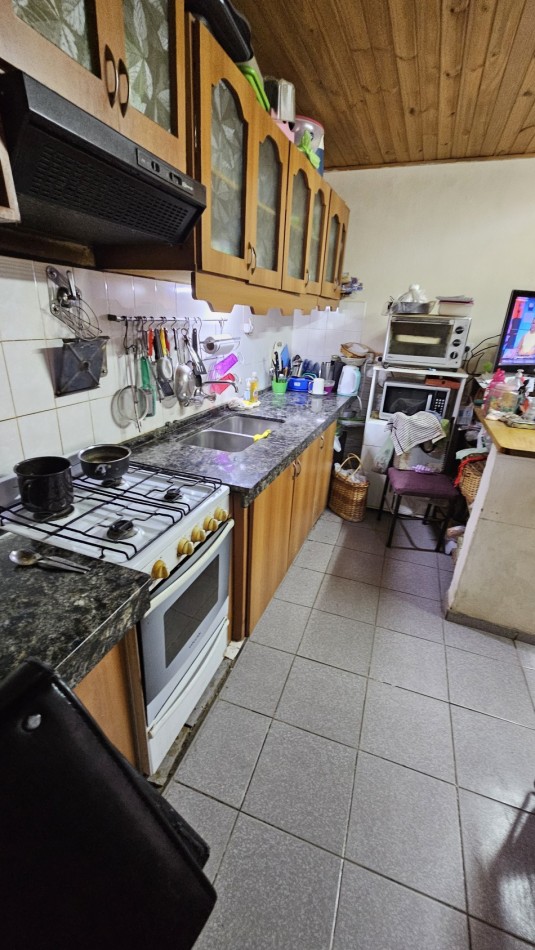 Vendo Casa tipo Duplex de 4 dormitorios, garage zona Av Moreno. San Rafael