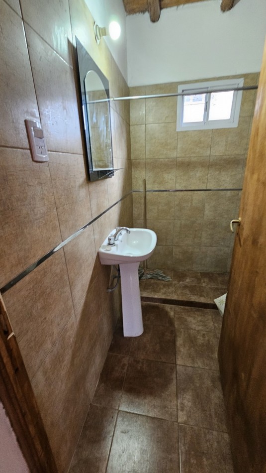 Vendo complejo trabajando de Casa + 3 cabañas en 2.48 hectareas. Rama Caida. San Rafael