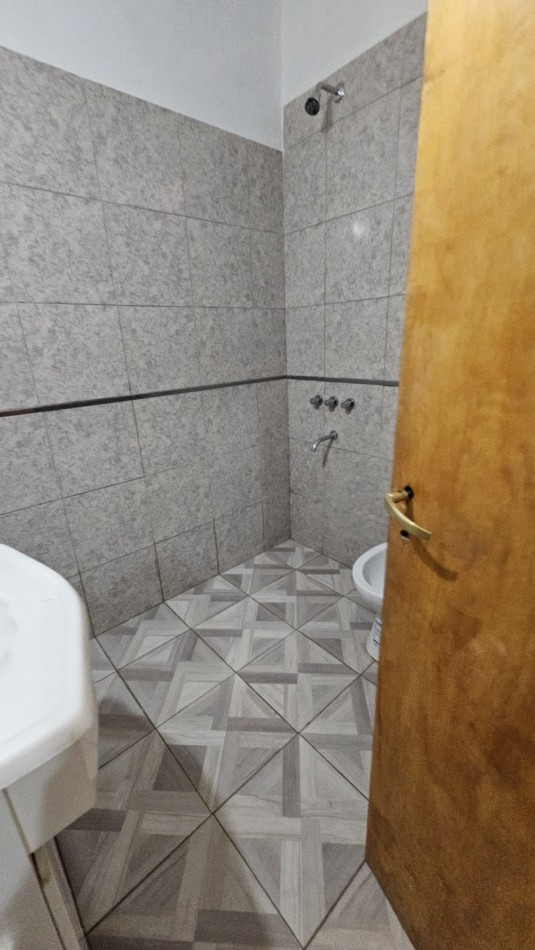 Vendo complejo trabajando de Casa + 3 cabañas en 2.48 hectareas. Rama Caida. San Rafael