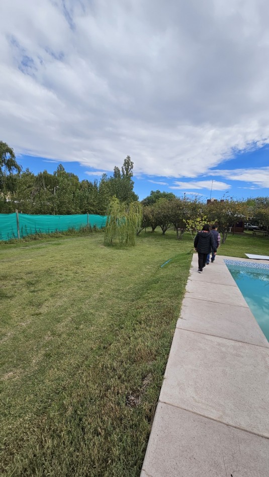 Vendo complejo trabajando de Casa + 3 cabañas en 2.48 hectareas. Rama Caida. San Rafael