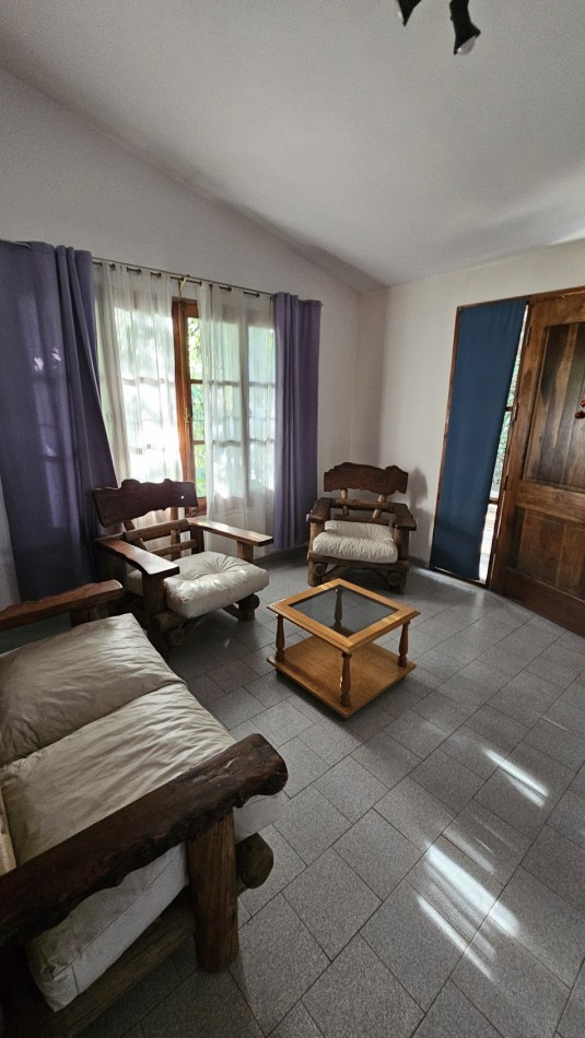 ¡Oportunidad unica en Rama Caida, San Rafael!¡Una propiedad excepcional en la zona de Rama Caida, a tan solo 6 km de San Rafael! Posibilidad de permuta. Casa+ Quincho+ Pileta+ Galpon+ plantacion+ Agua, luz y GAS