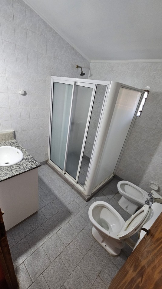 ¡Oportunidad unica en Rama Caida, San Rafael!¡Una propiedad excepcional en la zona de Rama Caida, a tan solo 6 km de San Rafael! Posibilidad de permuta. Casa+ Quincho+ Pileta+ Galpon+ plantacion+ Agua, luz y GAS