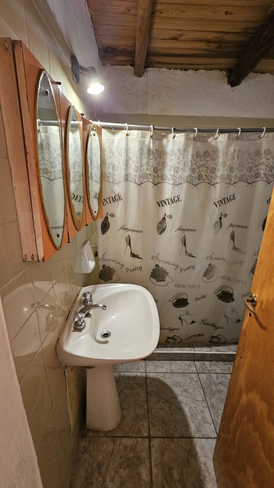 Venta de Casa en Av Urquiza, Ideal para Inversion - 319 m² de Terreno, San Rafael