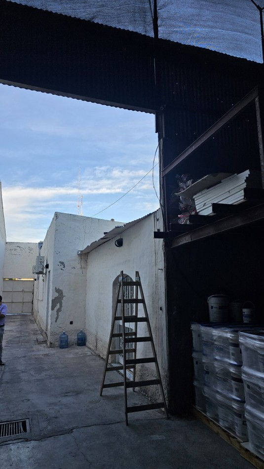 Vendo Local comercial sobre Avenida Mitre en San Rafael