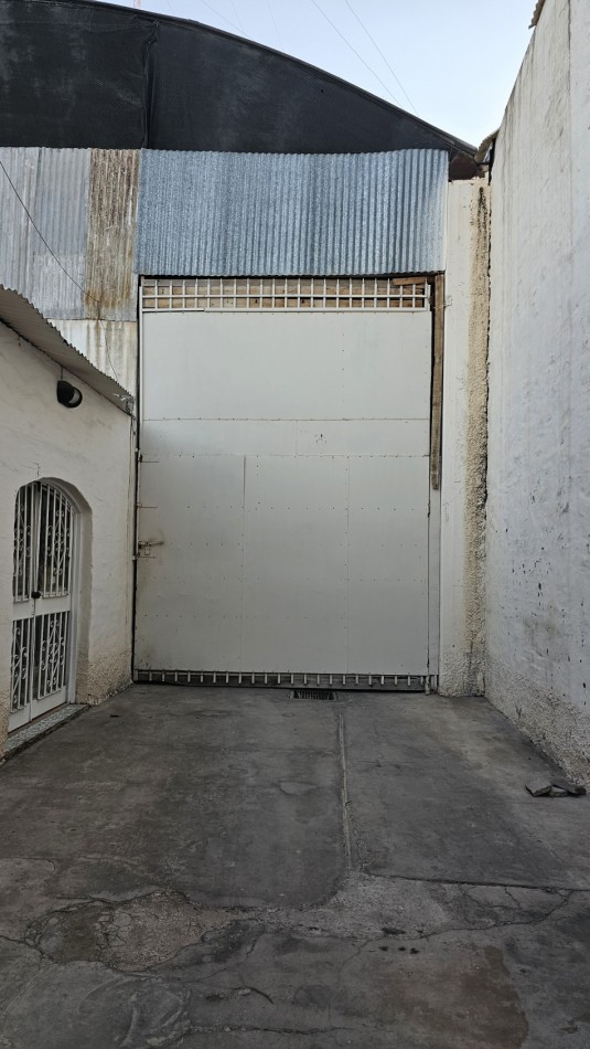 Vendo Local comercial sobre Avenida Mitre en San Rafael