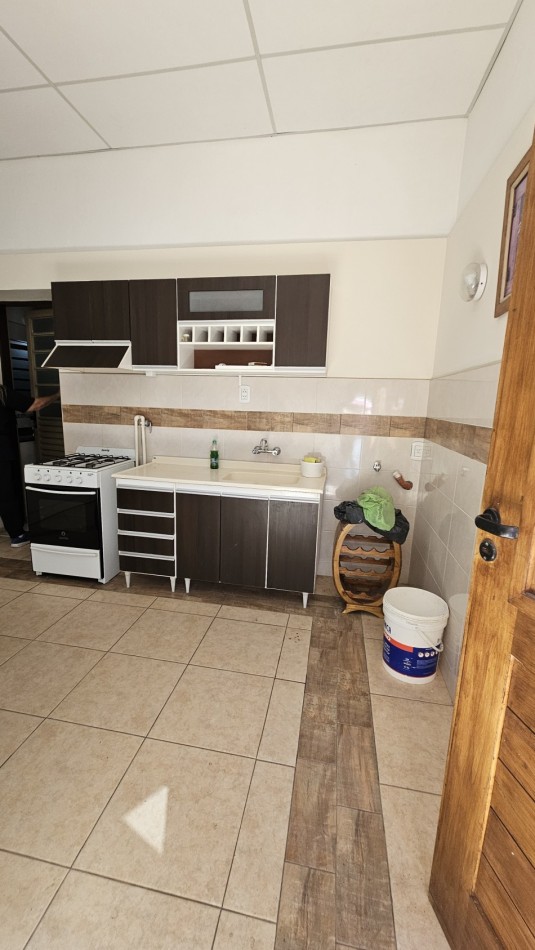 Vendo propiedad tipo casa quinta tipo colonial parque de 3000 m² cercana a San Rafael.