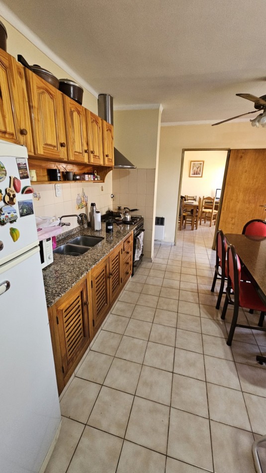 Casa Amplia Con T/ Servicios  4 dormitorios De 465 M² En Venta En San Rafael 