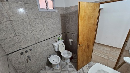 Vendo complejo trabajando de Casa + 3 cabañas en 2.48 hectareas. Rama Caida. San Rafael