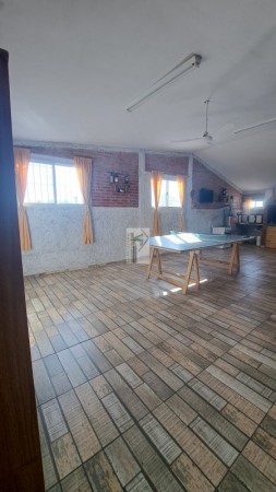 VENDO O PERMUTO CASA NUEVA AMPLIA Centrica en buena Zona a 3 cuadras de Av. Rivadavia. A 9 cuadras, del km 0 de SAN RAFAEL.