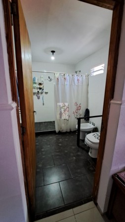 VENDO O PERMUTO CASA NUEVA AMPLIA Centrica en buena Zona a 3 cuadras de Av. Rivadavia. A 9 cuadras, del km 0 de SAN RAFAEL.