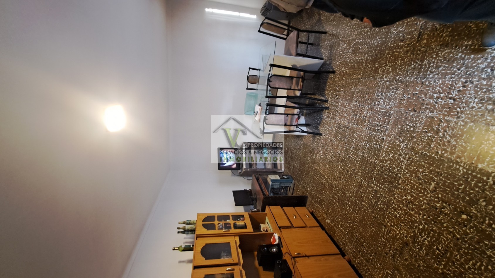 Vendo casa a  pocos metros de Sarmiento y Av de Trabajo  con 240 m². 
