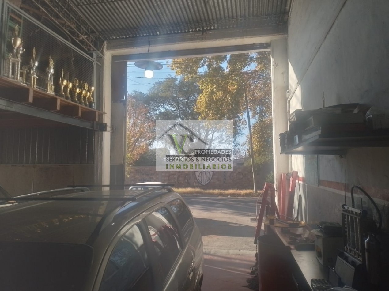 VENDO TALLER habilitado + depto+ patio para taller mecanico listo para escriturar. Son 180 m². San Rafael.