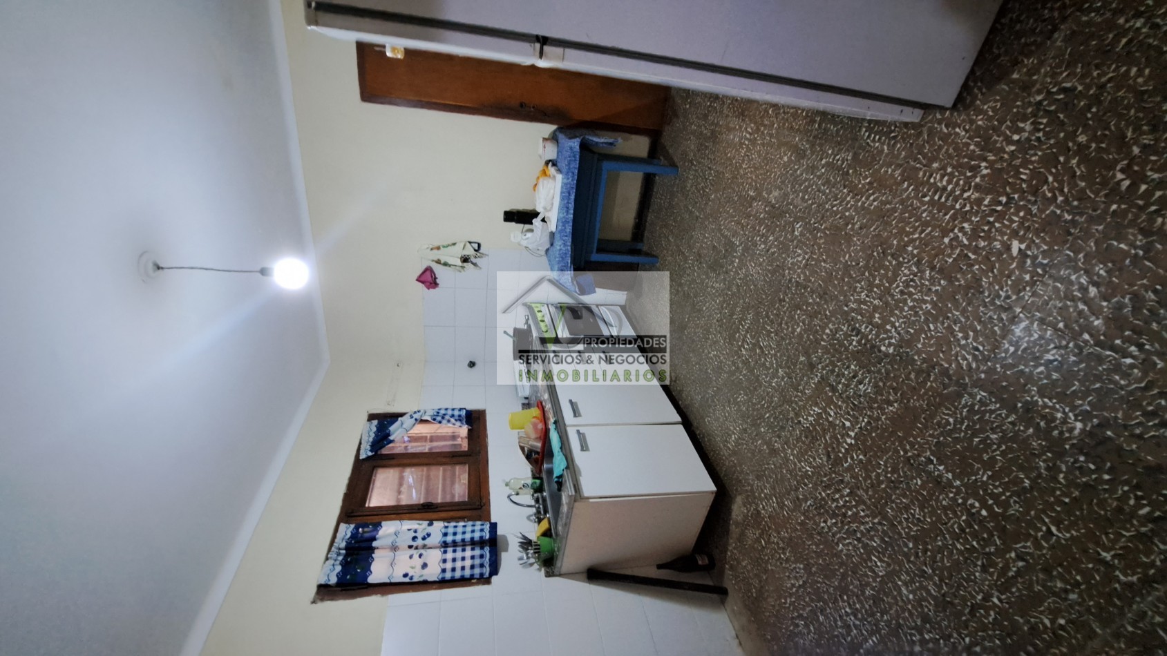 Vendo casa a  pocos metros de Sarmiento y Av de Trabajo  con 240 m². 