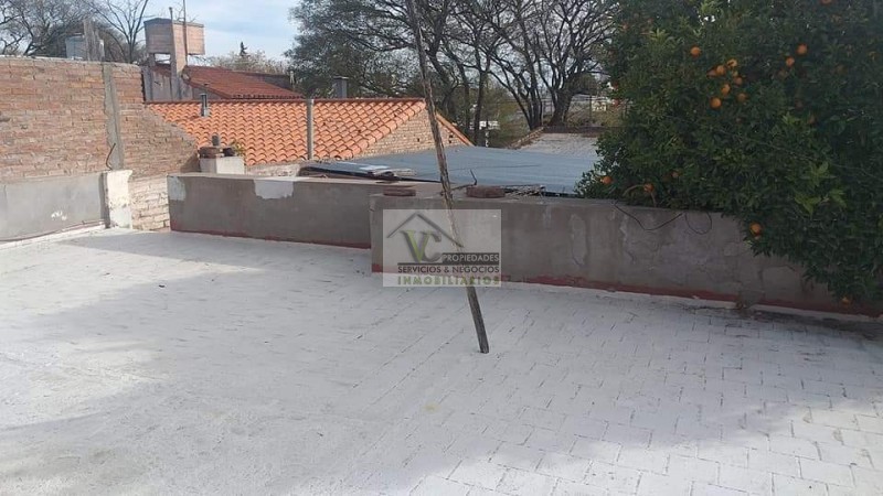 ✅Vendo Propiedad sobre Av. Moreno, a cuadras de Av. Rivadavia de San Rafael. ⚠️Terreno 355.85 m², cubierto 320.94 m², cuenta con loza para seguir construyendo ✅ Local Amplio + ✅Casa grande + ✅Garage + ✅Patio