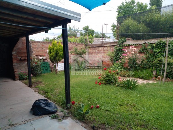 ✅️Vendo Casa en Buen estado. Zona B Unión Obrera al lado de Parque Norte. ✅️Terreno 200 m2 aproximadamente ✅ Cuenta con Cochera, ️2 dormitorios, Baño, Patio.