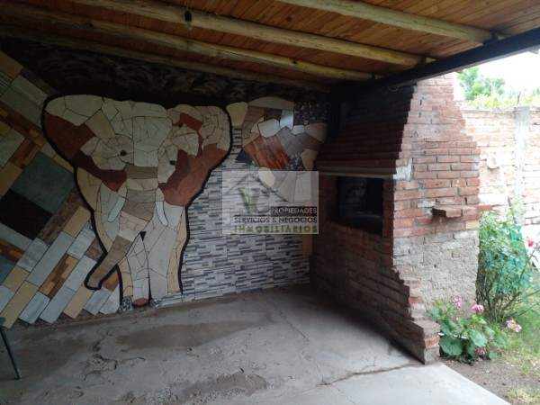 ✅️Vendo Casa en Buen estado. Zona B Unión Obrera al lado de Parque Norte. ✅️Terreno 200 m2 aproximadamente ✅ Cuenta con Cochera, ️2 dormitorios, Baño, Patio.