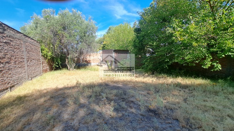 Vendo 4 locales sobre Avenida Moreno, con 427 m² de terreno. LOZA. En San Rafael.