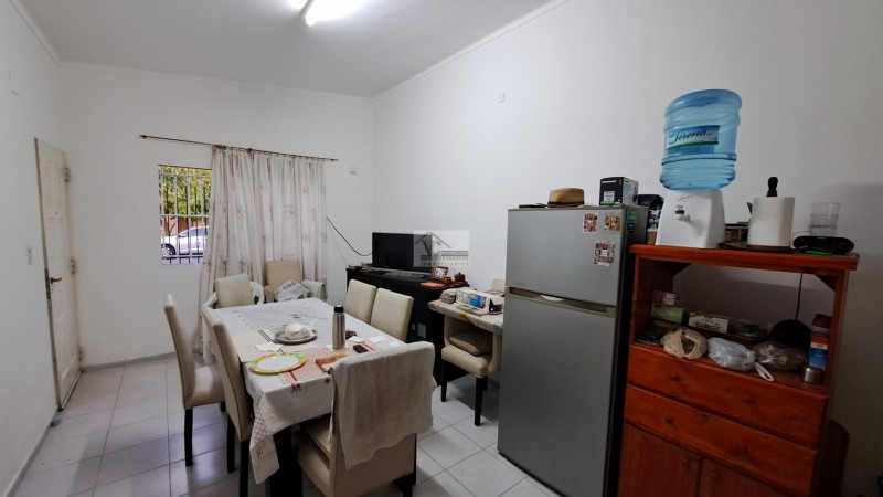 Casa impecable en B° Americasa en San Rafael. Cuenta con 2 Dormitorios