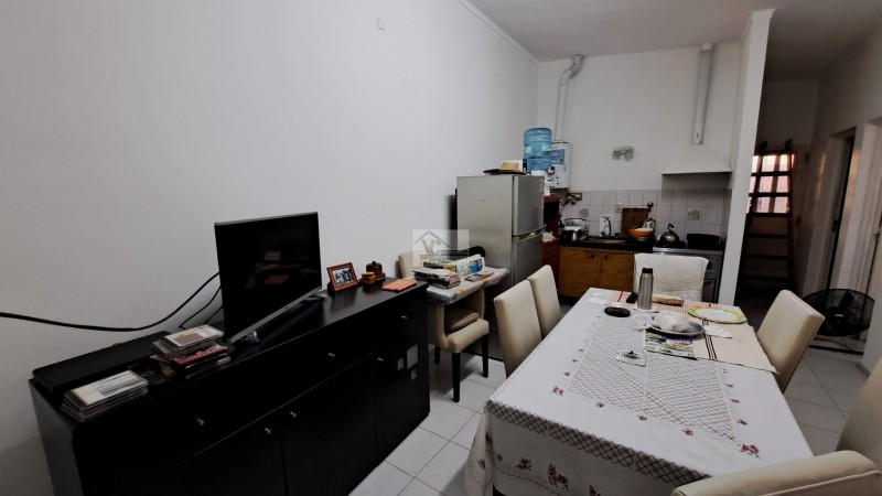 Casa impecable en B° Americasa en San Rafael. Cuenta con 2 Dormitorios