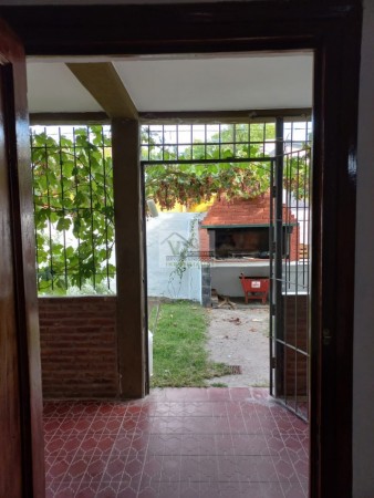 VENDO CASA tipo depto ZONA GARBIN San Rafael. 3 dormitorios. Excelente ubicacion.
