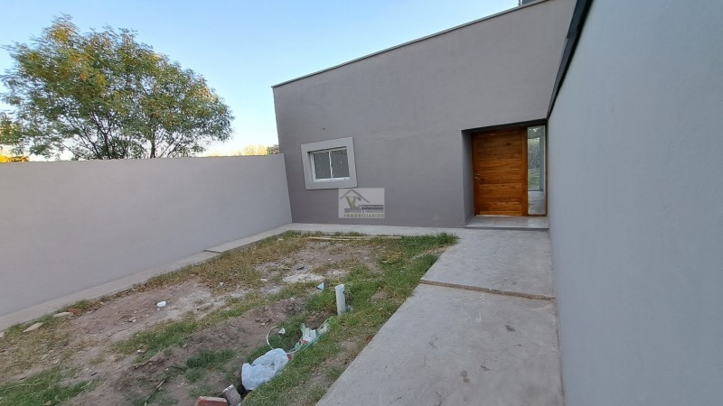 VENDO PROPIEDAD A ESTRENAR A POCAS CUADRAS DE DEAN FUNES SAN RAFAEL
