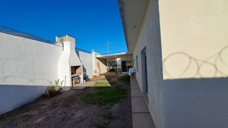 NUEVO. VENDO CASA a estrenar!!! Zona Av QUIROGA. SAN RAFAEL