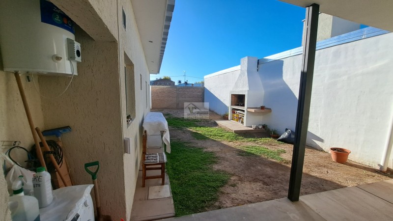 NUEVO. VENDO CASA a estrenar!!! Zona Av QUIROGA. SAN RAFAEL