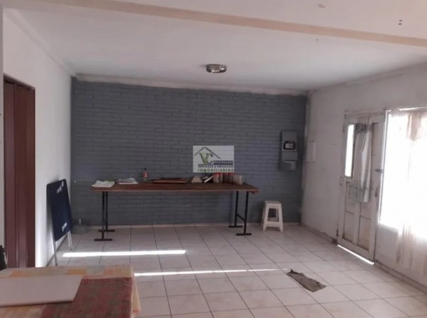 Vendo o permuto propiedad Grande (Casa+ Local+ Galpon) Zona Alberdi. SAN RAFAEL MENDOZA