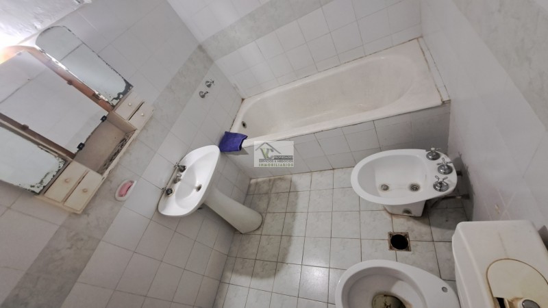Vendo Departamento + local pleno centro a 3 cuadras de la plaza de San Rafael