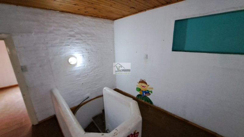 Vendo Departamento + local pleno centro a 3 cuadras de la plaza de San Rafael