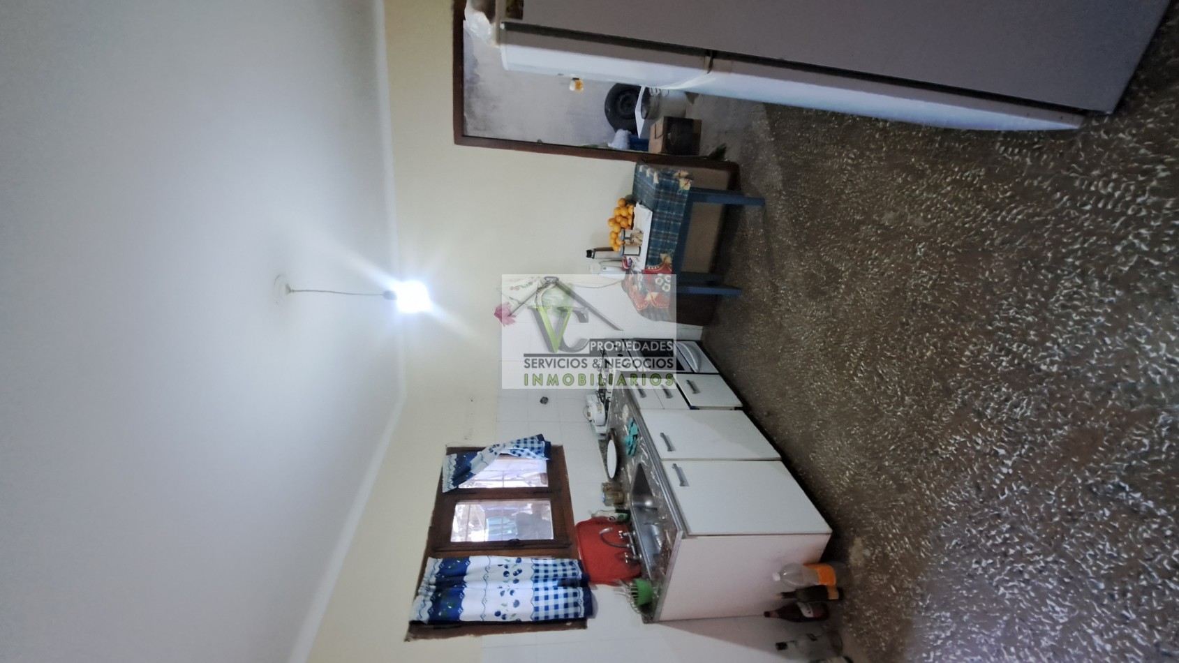 Vendo casa a  pocos metros de Sarmiento y Av de Trabajo  con 240 m². 