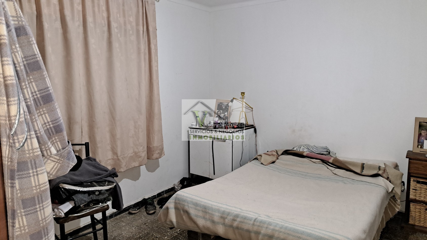 Vendo casa a  pocos metros de Sarmiento y Av de Trabajo  con 240 m². 