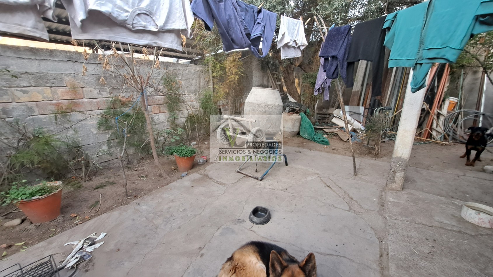 Vendo casa a  pocos metros de Sarmiento y Av de Trabajo  con 240 m². 