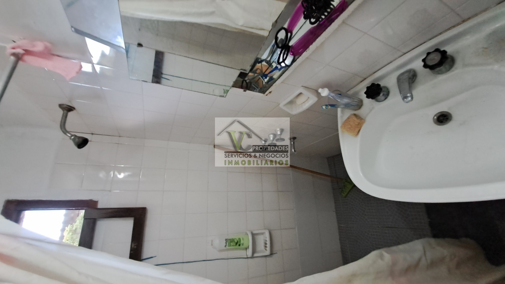 Vendo casa a  pocos metros de Sarmiento y Av de Trabajo  con 240 m². 
