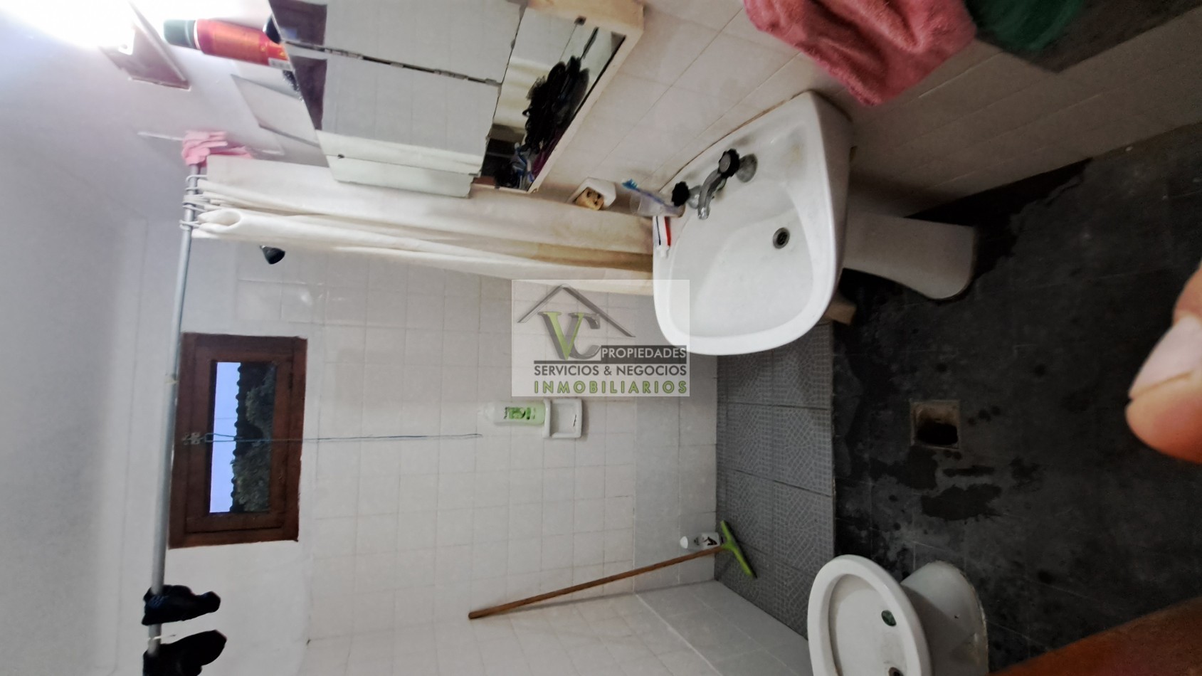 Vendo casa a  pocos metros de Sarmiento y Av de Trabajo  con 240 m². 